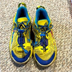 Nike “the Greek freak” basketball shoes in size Youth 5
